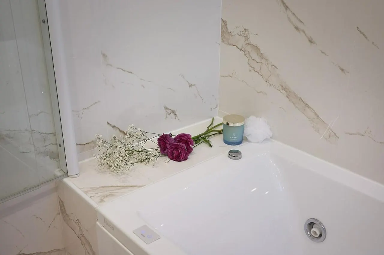Sunlight Properties - Palme D Or - 2 Bedrooms, Modern Holiday Rental Apartment, Hyper Central Cannes