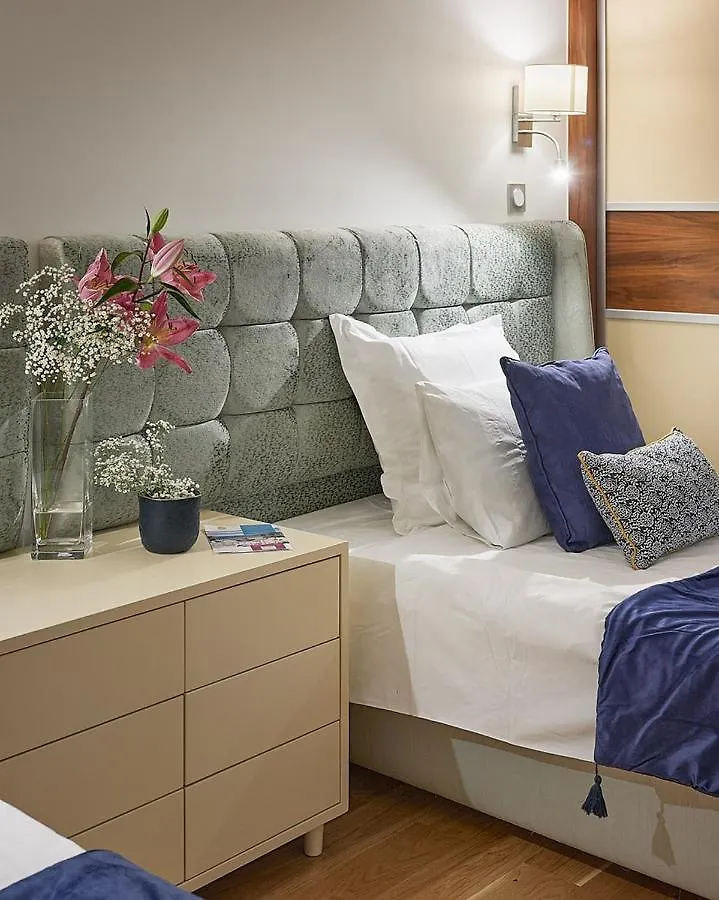 Apartment Sunlight Properties - Palme D Or - 2 Bedrooms, Modern Holiday Rental Apartment, Hyper Central Cannes